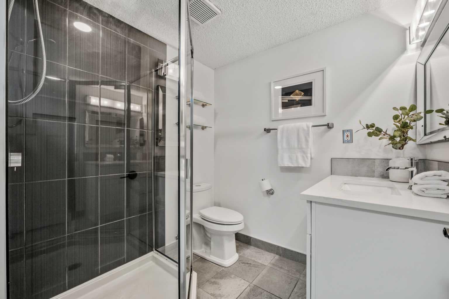 235 Lake Rosen Crescent SE