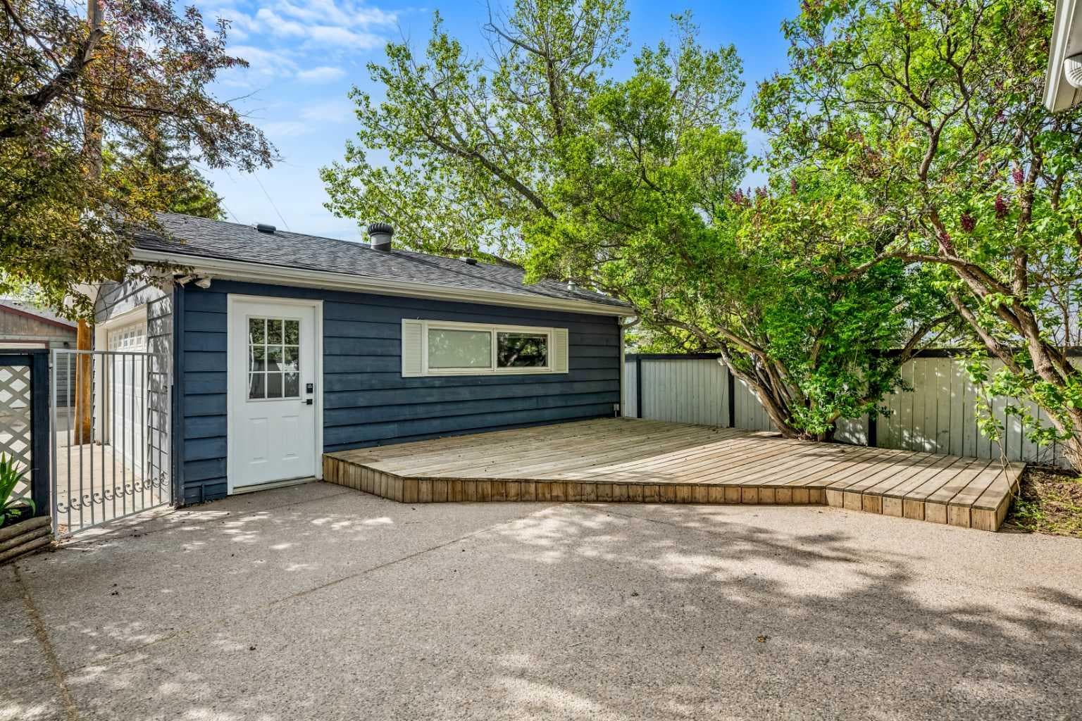 235 Lake Rosen Crescent SE
