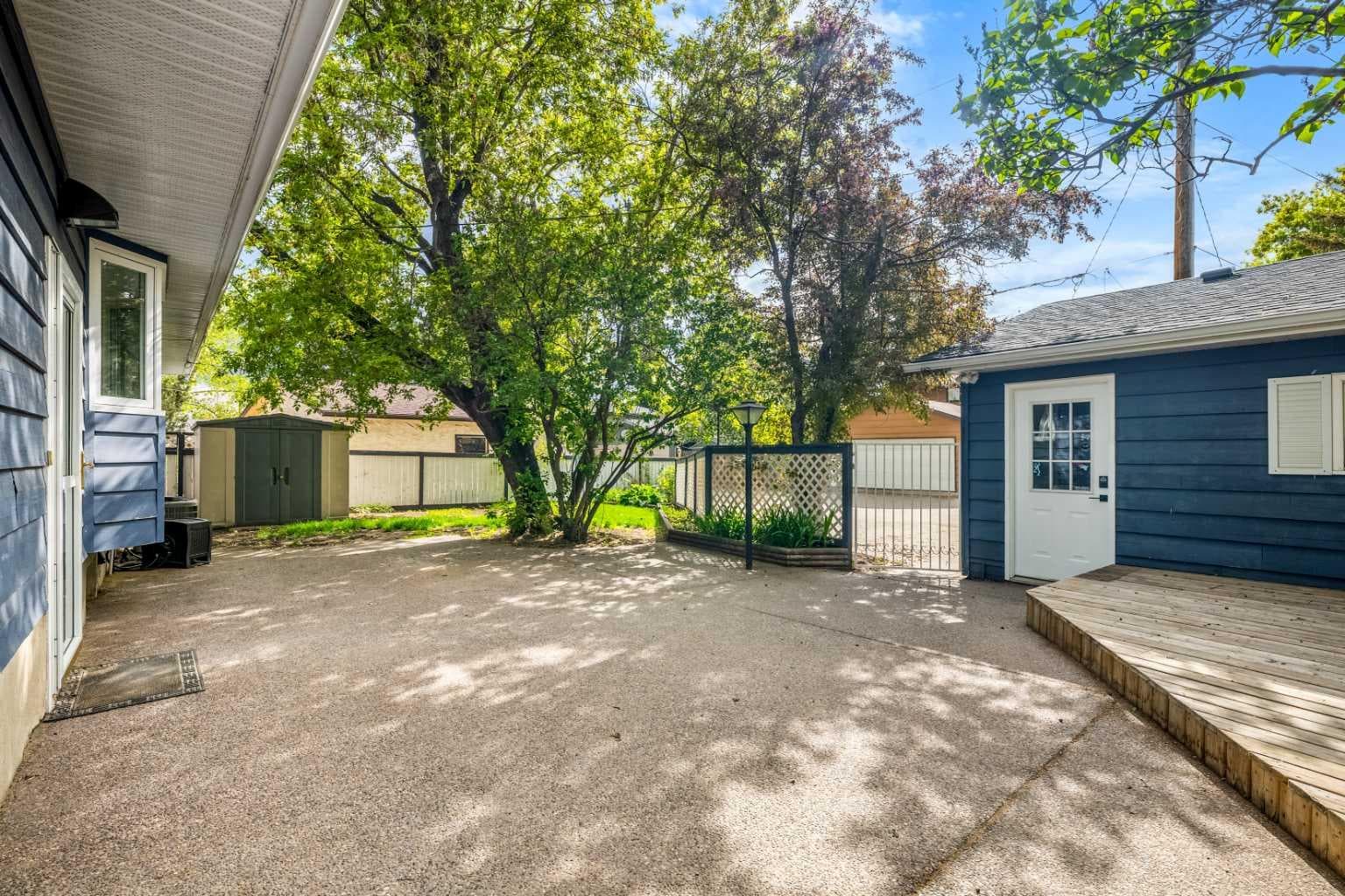 235 Lake Rosen Crescent SE