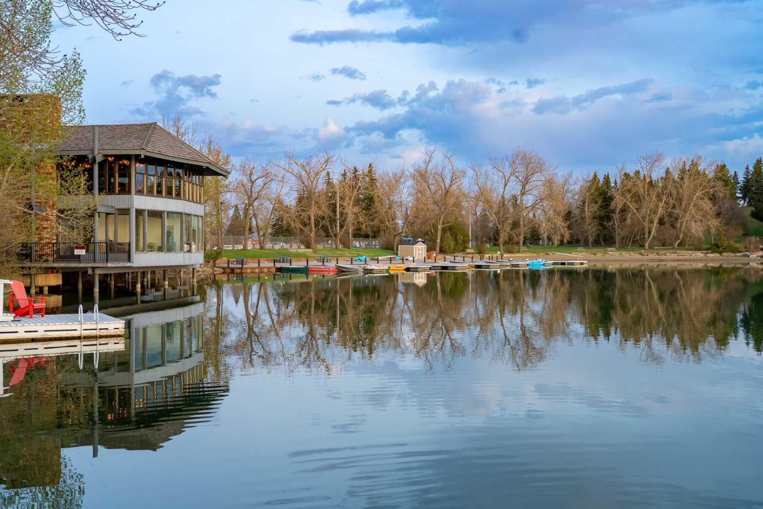 235 Lake Rosen Crescent SE