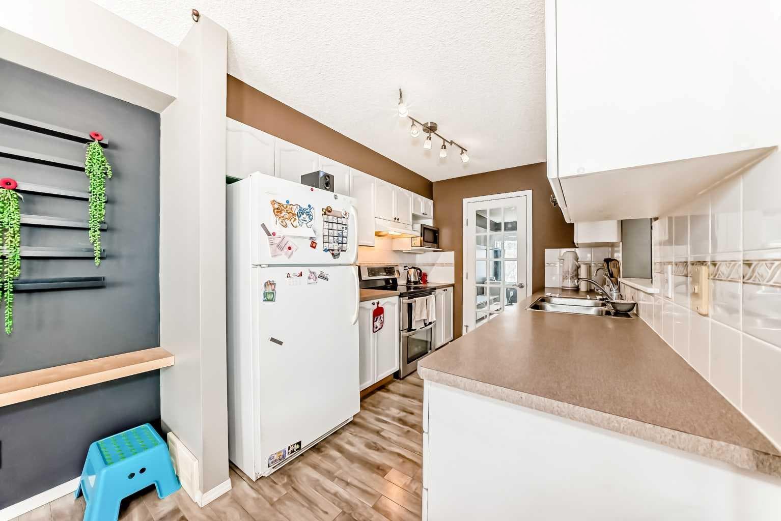 112 Country Village Cape NE