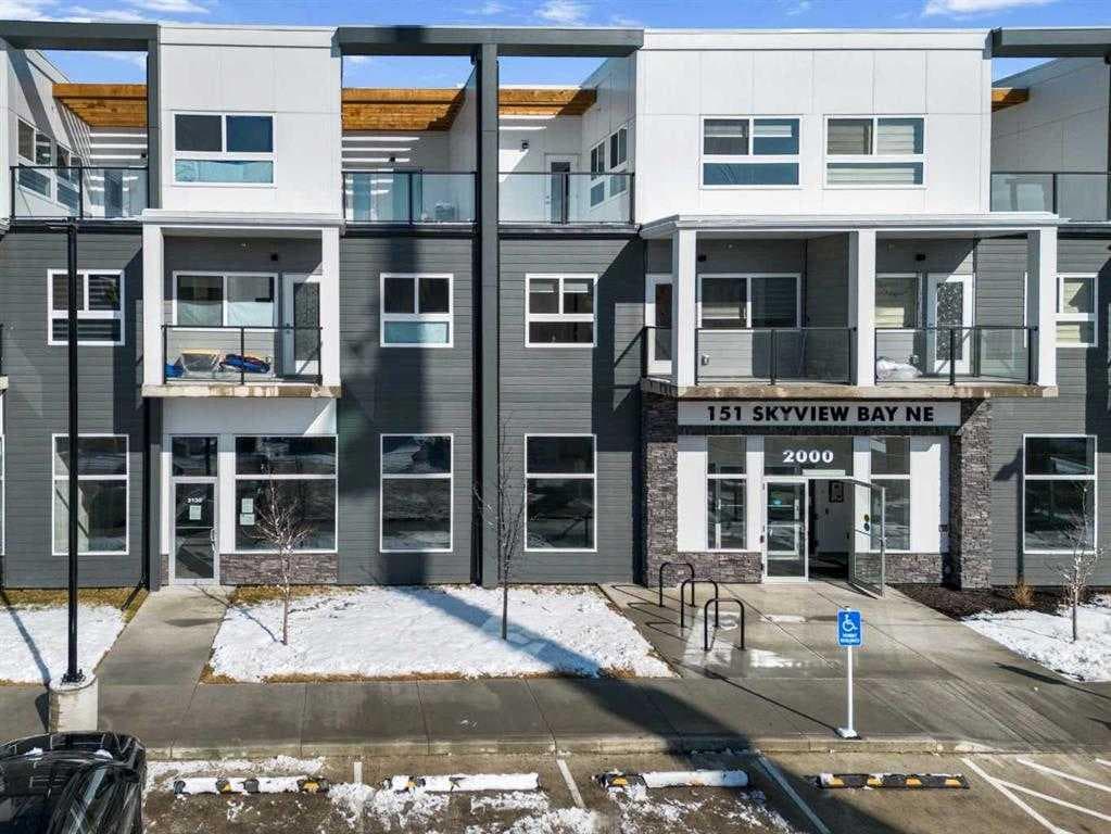 2140, 151 Sky View Bay NE