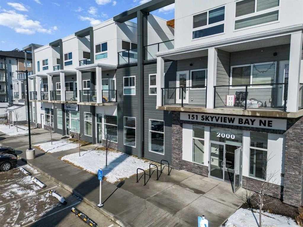 2140, 151 Sky View Bay NE