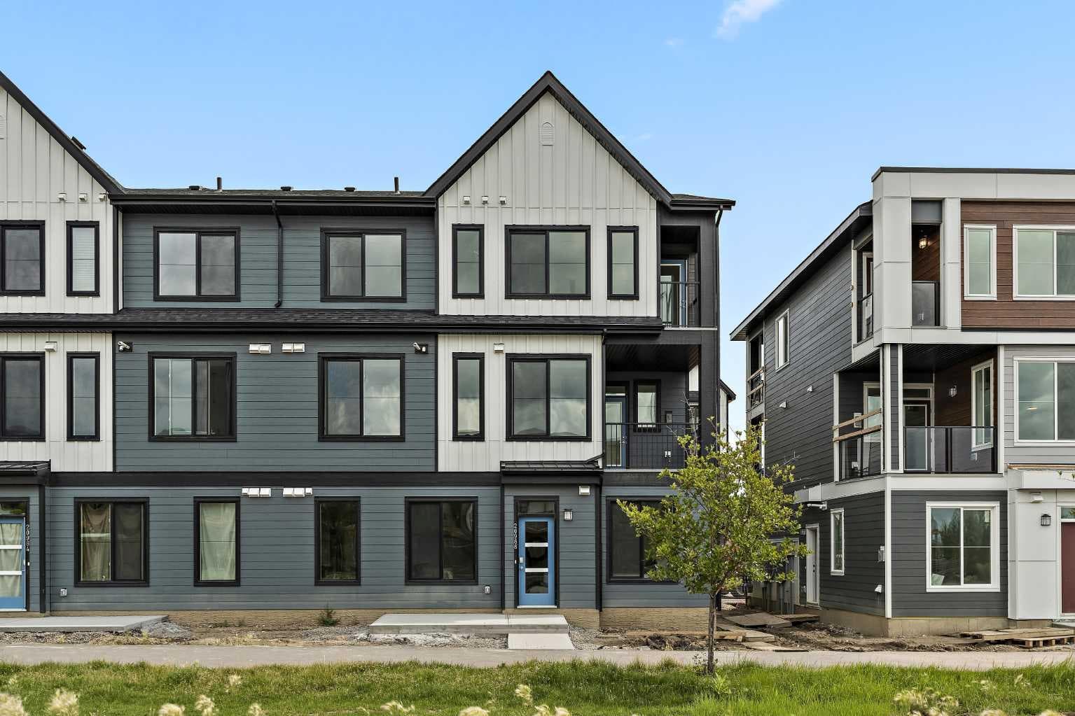 1104, 60 Howse Lane 