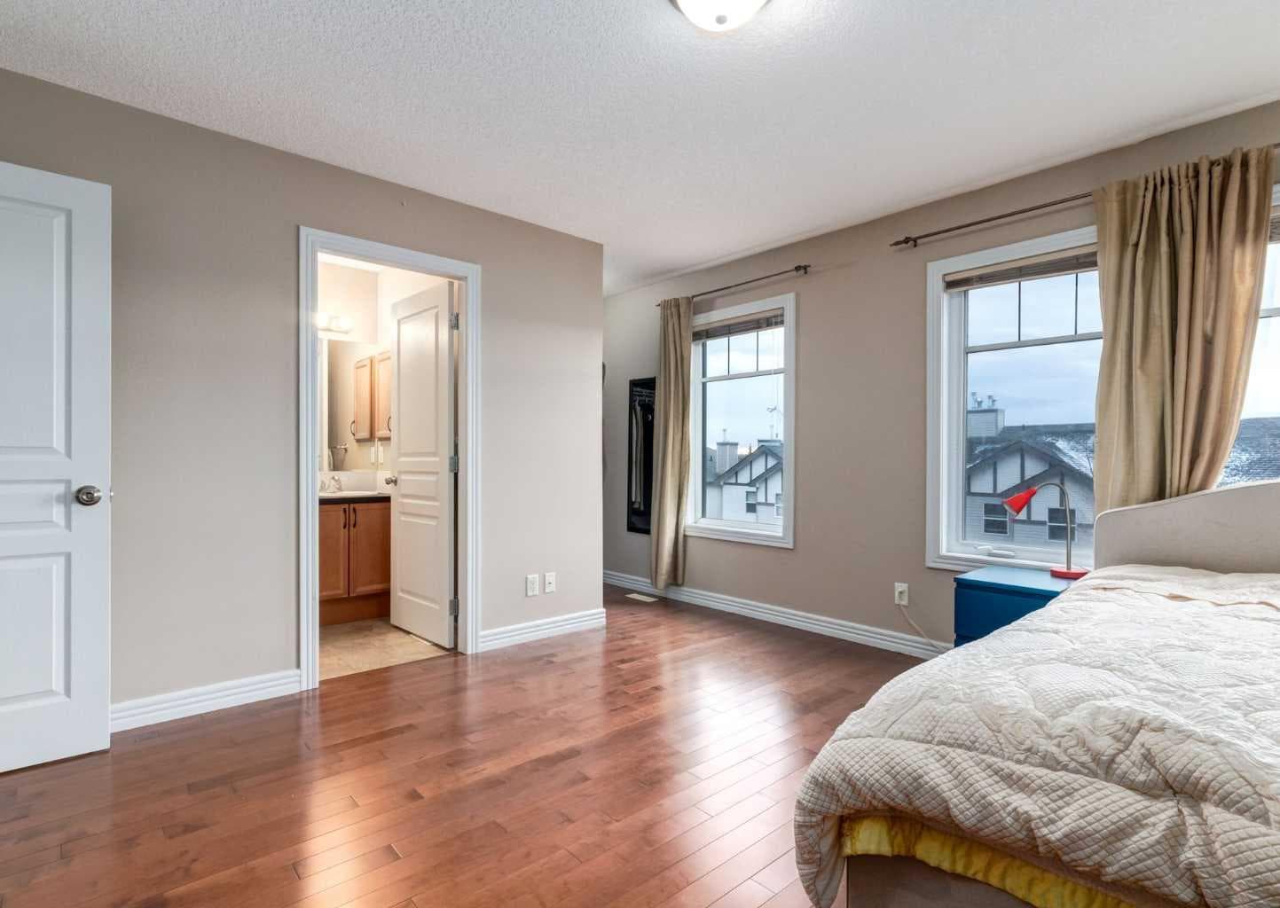 12 Royal Oak Lane NW
