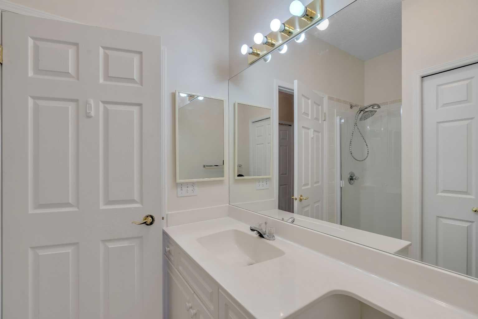 203, 4835 Dalhousie Drive NW