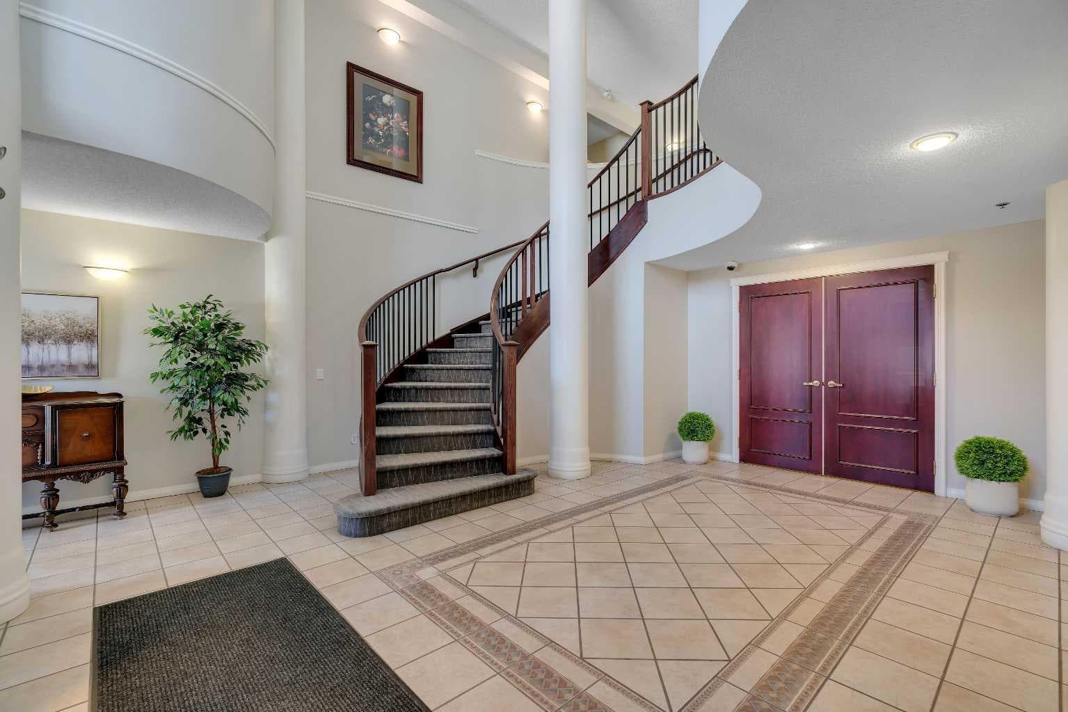 203, 4835 Dalhousie Drive NW