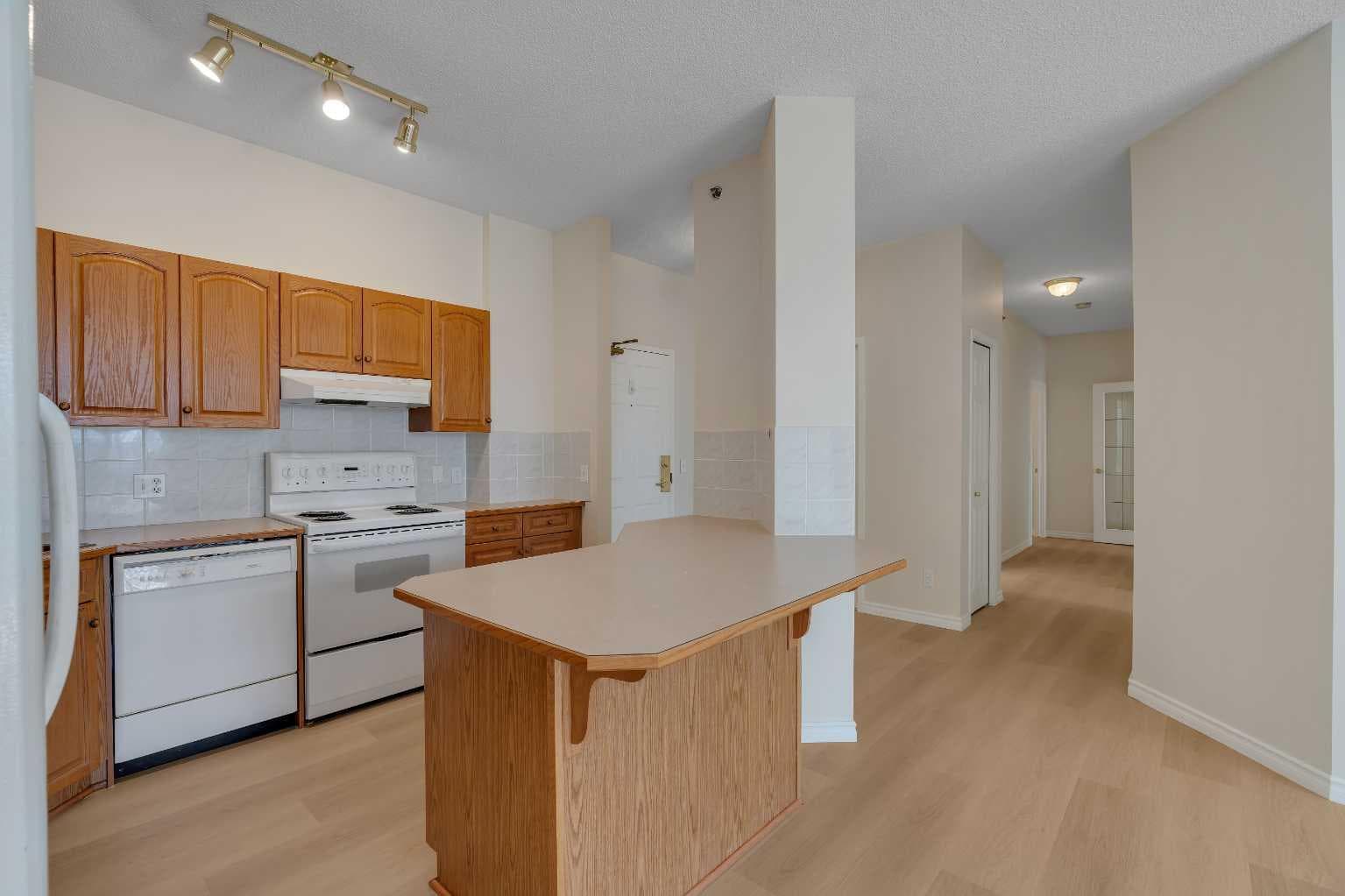 203, 4835 Dalhousie Drive NW