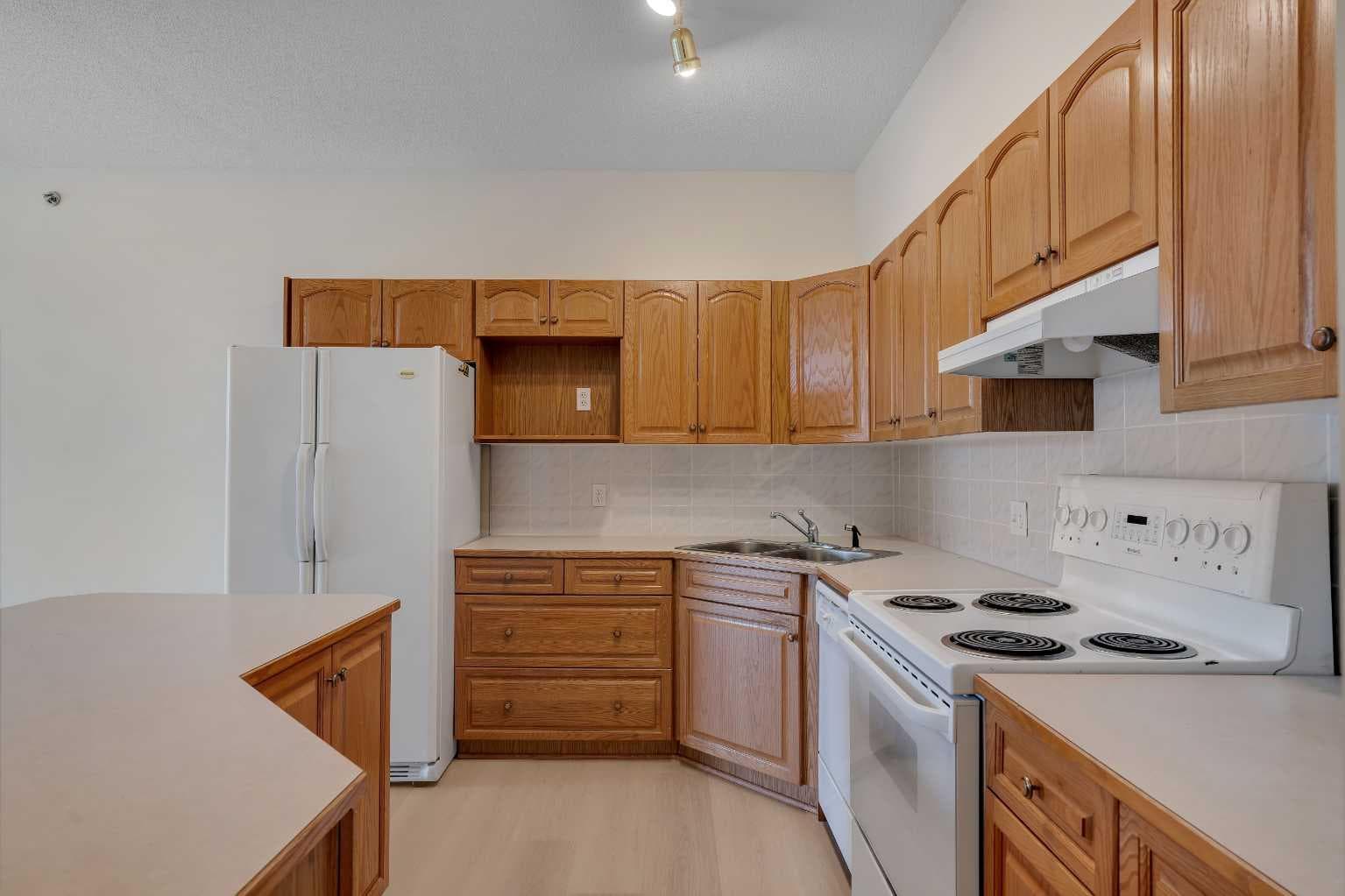 203, 4835 Dalhousie Drive NW