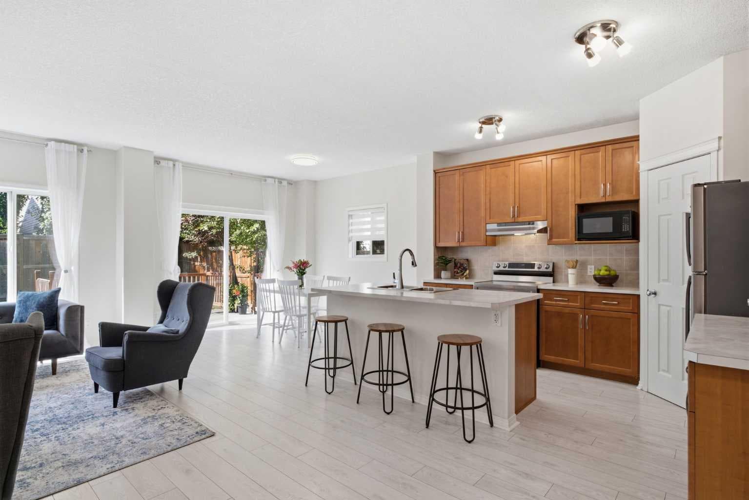 124 Kincora Glen Road NW