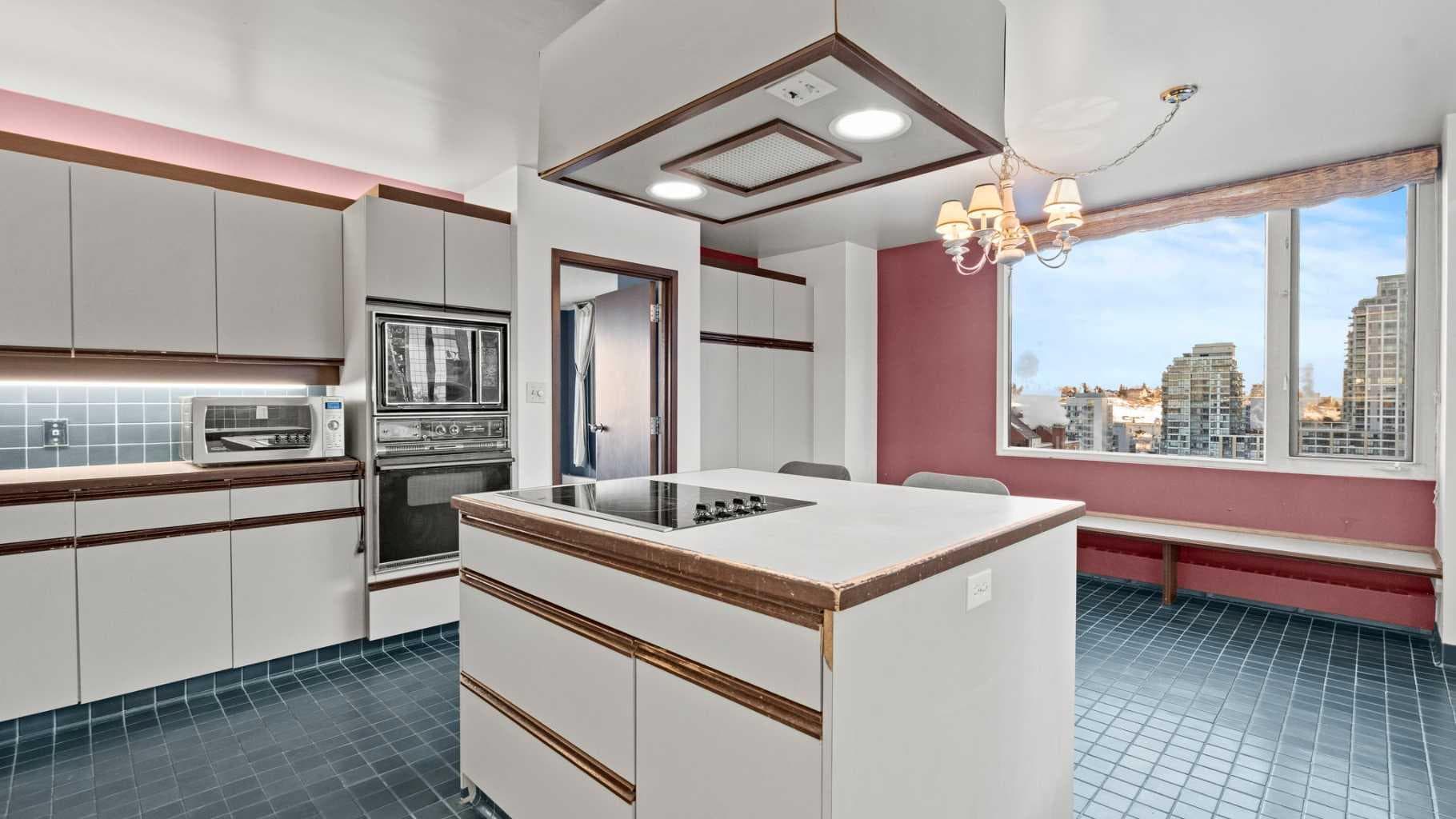 1002A, 500 Eau Claire Avenue SW