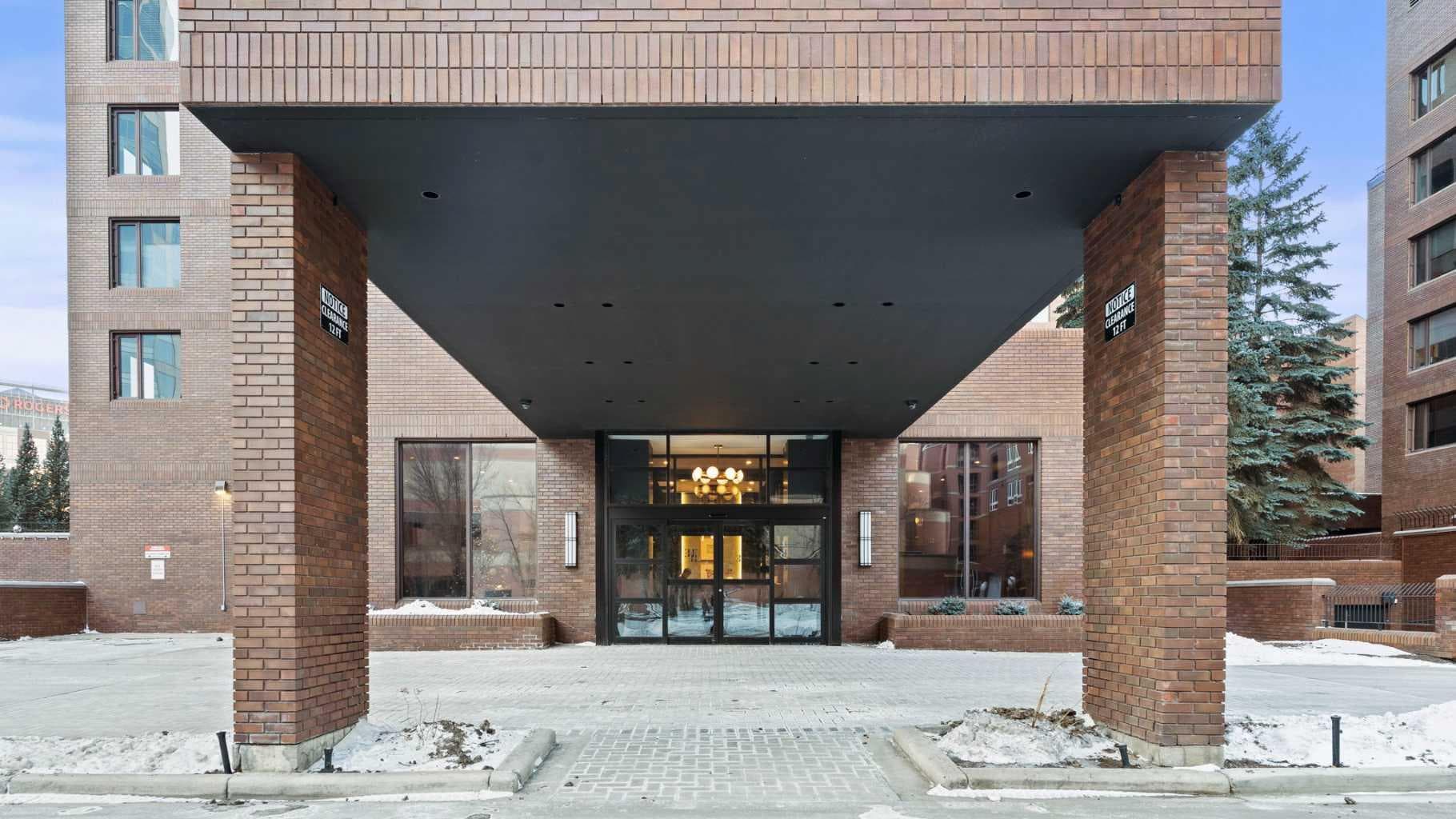 1002A, 500 Eau Claire Avenue SW