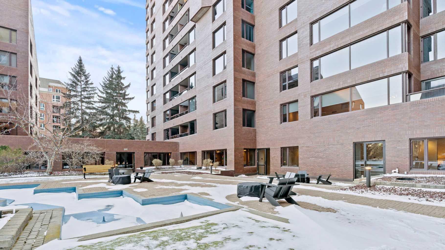 1002A, 500 Eau Claire Avenue SW