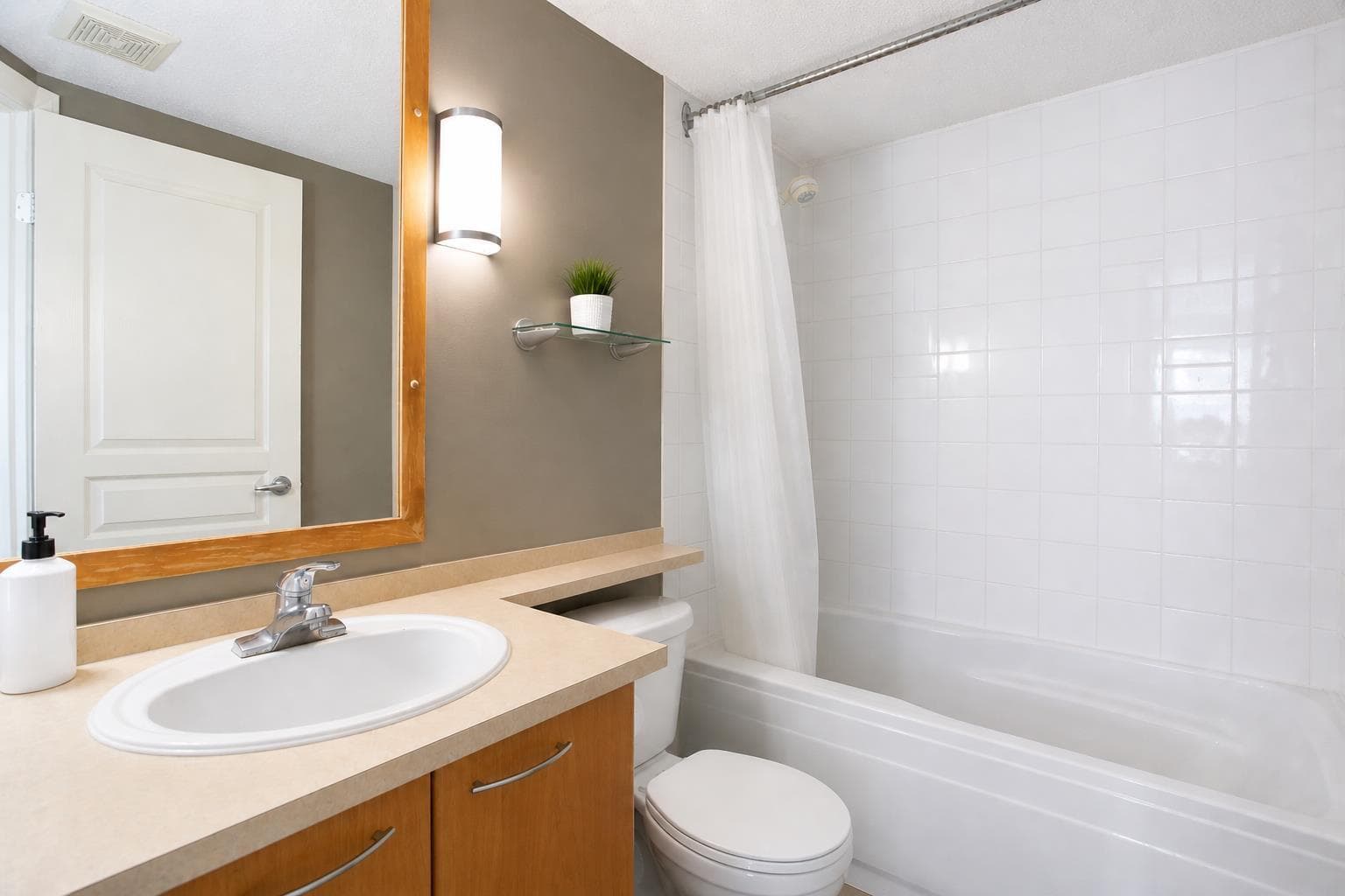 216, 5115 Richard Road SW
