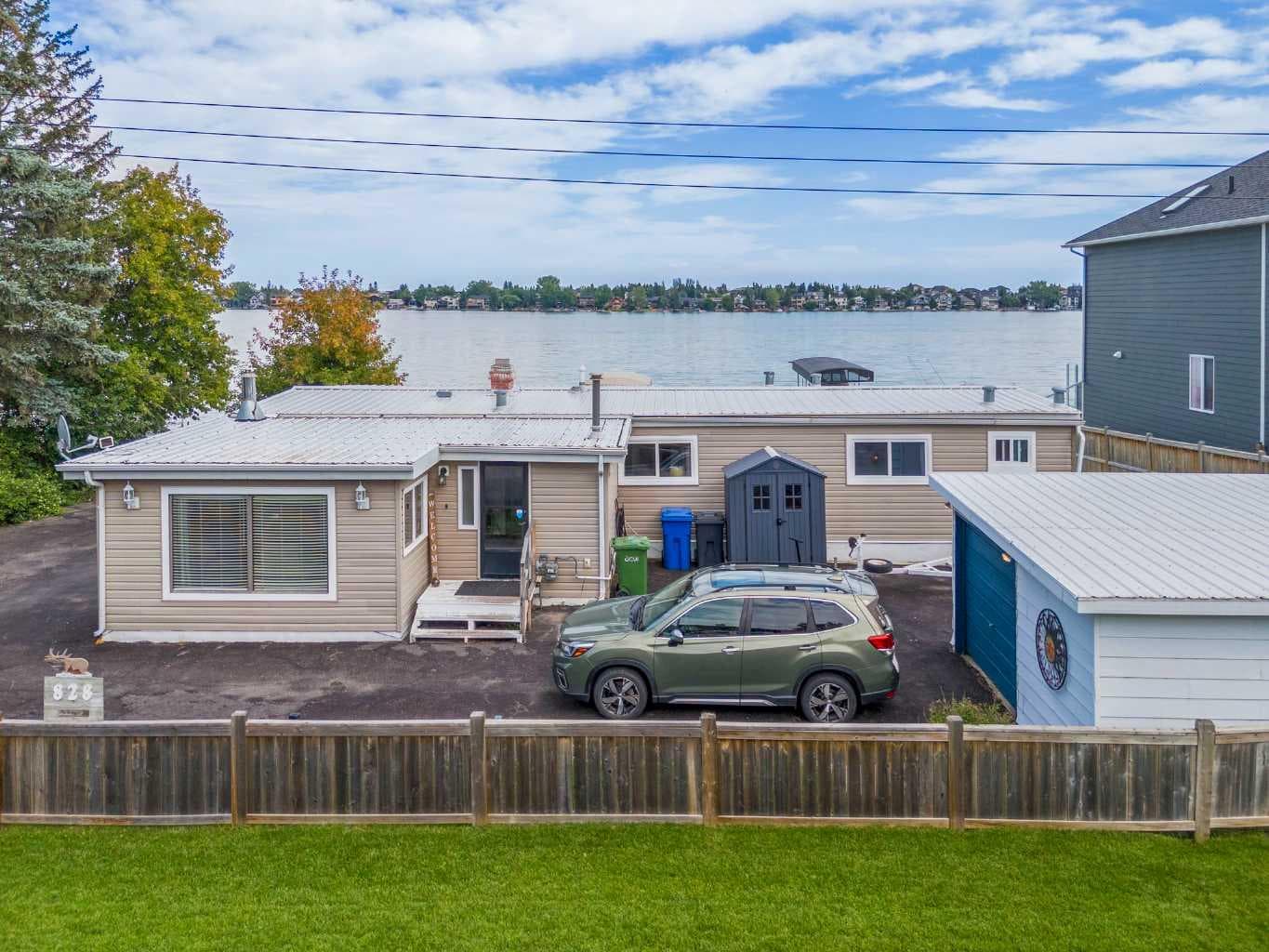 828 West Chestermere  