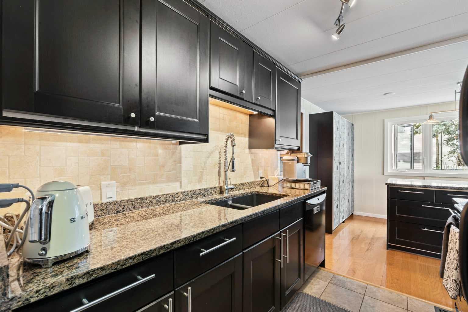 828 West Chestermere  