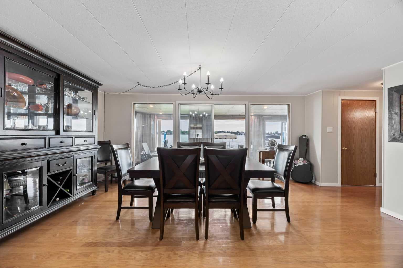 828 West Chestermere  