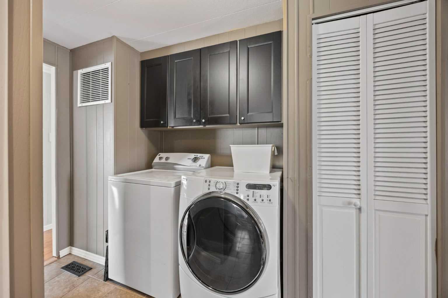 828 West Chestermere  