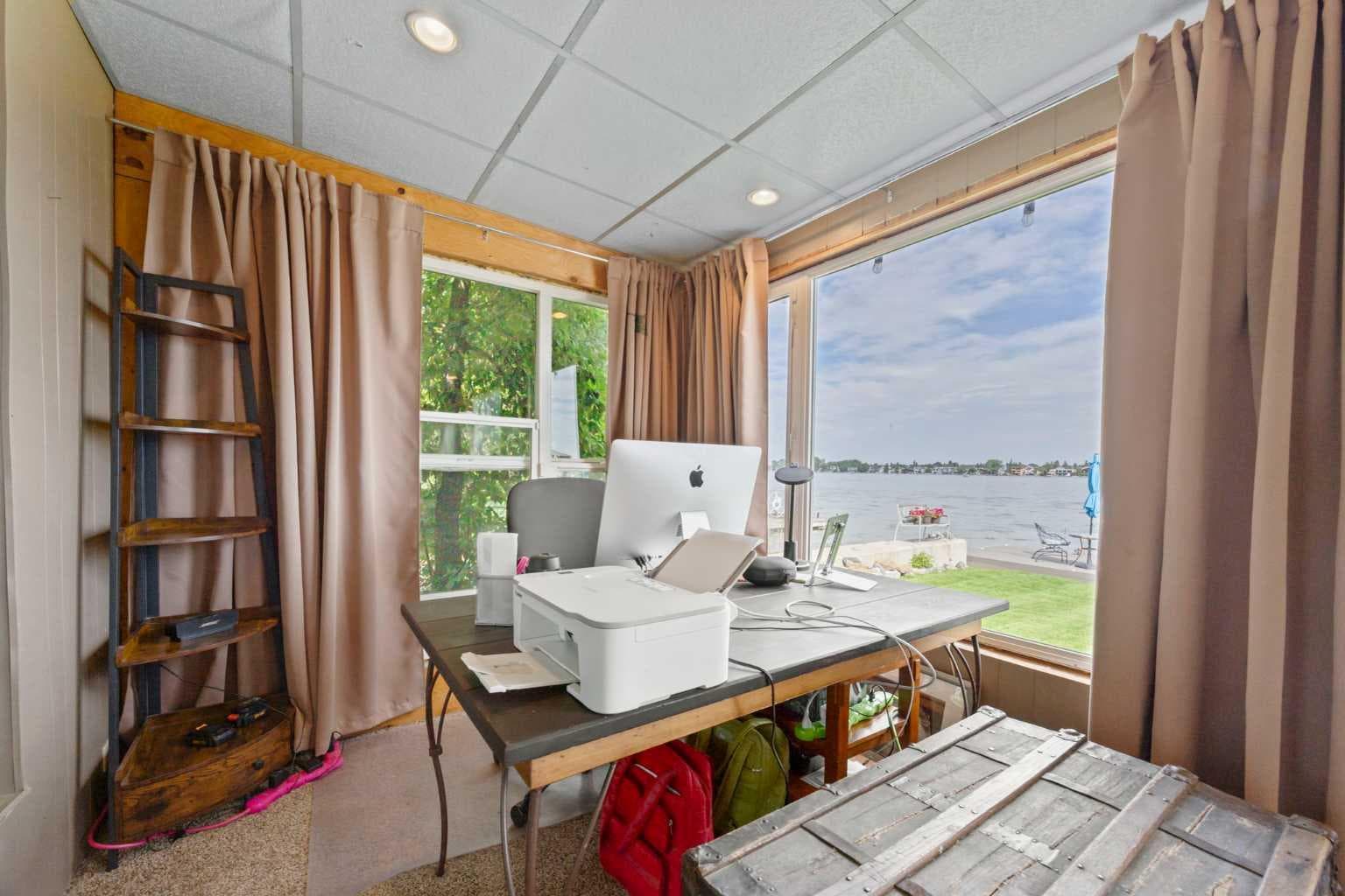 828 West Chestermere  