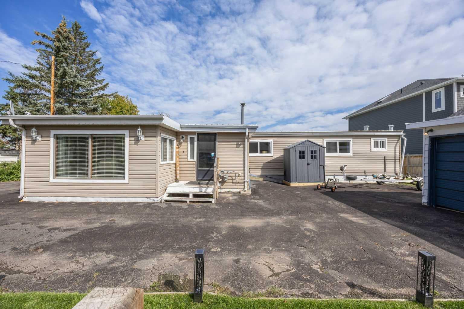 828 West Chestermere  