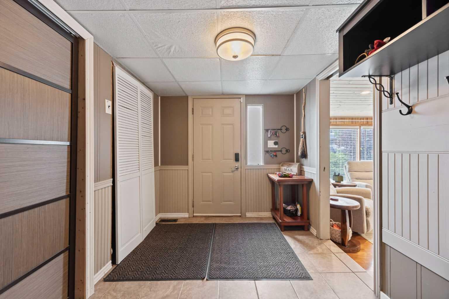 828 West Chestermere  