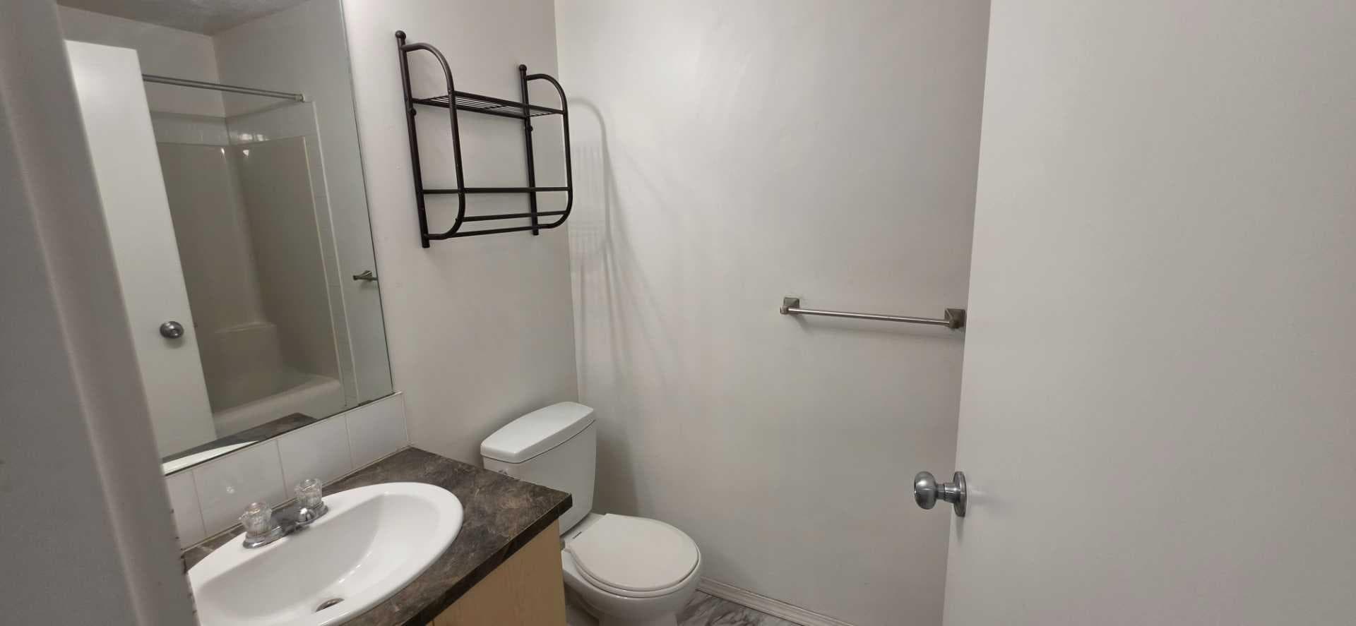 1206, 73 Erin Woods Court SE