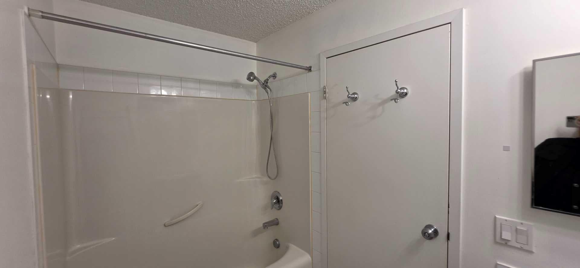 1206, 73 Erin Woods Court SE