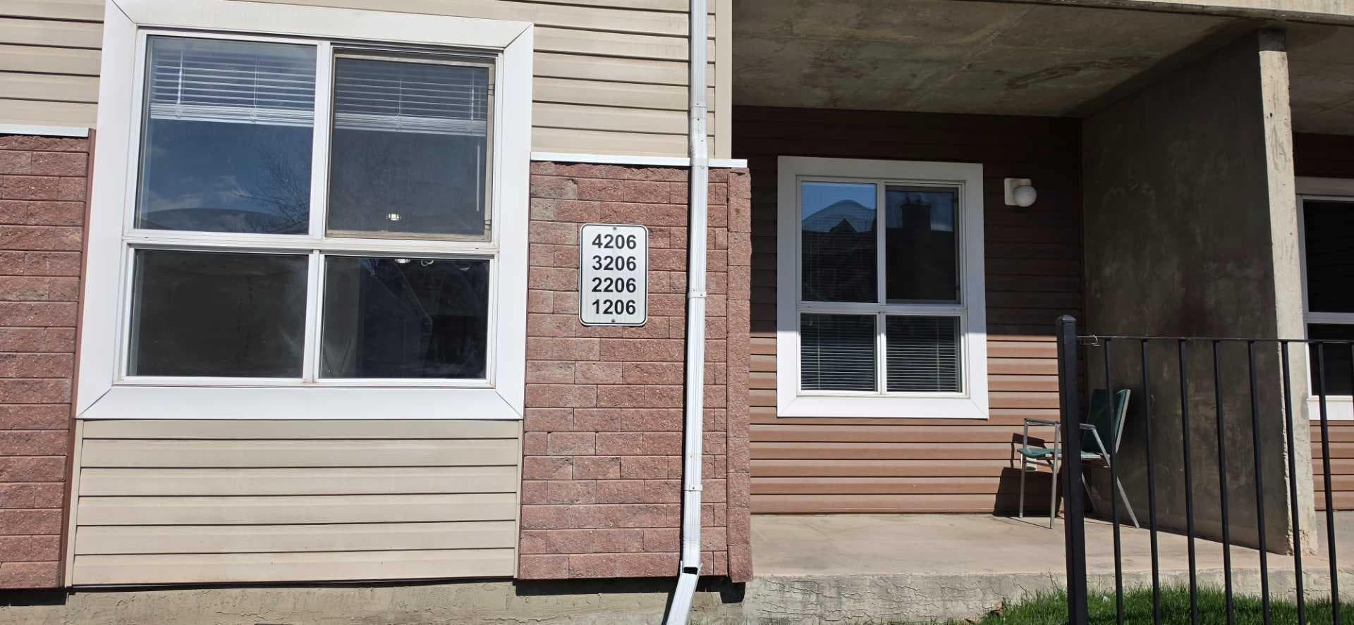 1206, 73 Erin Woods Court SE