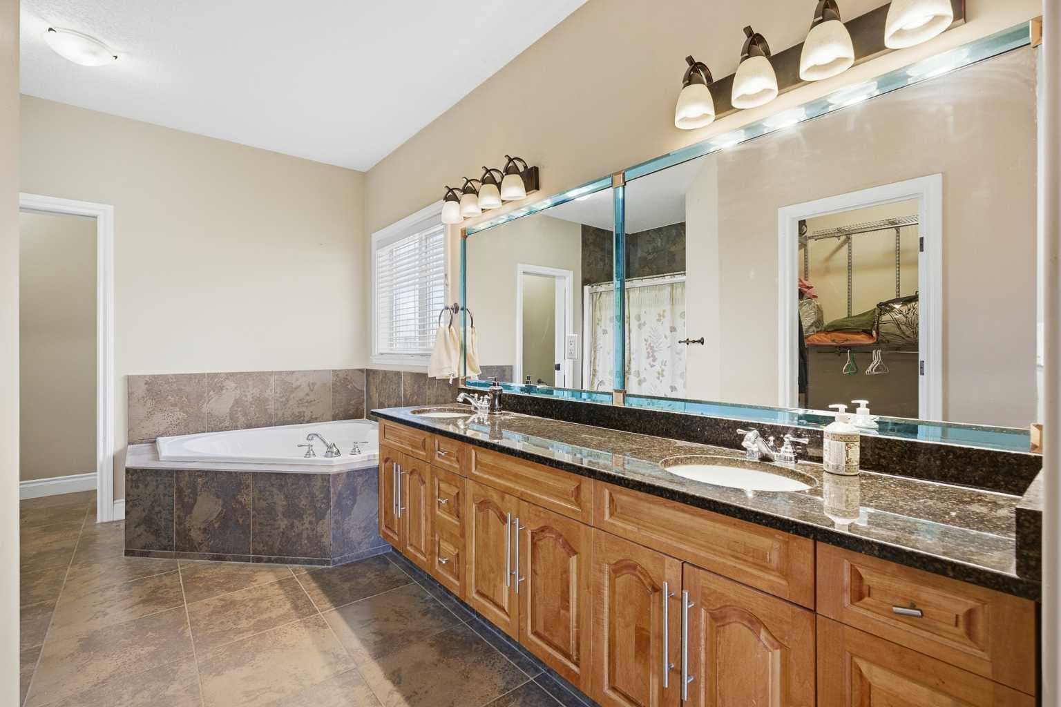 280135 Township Road 242  SE