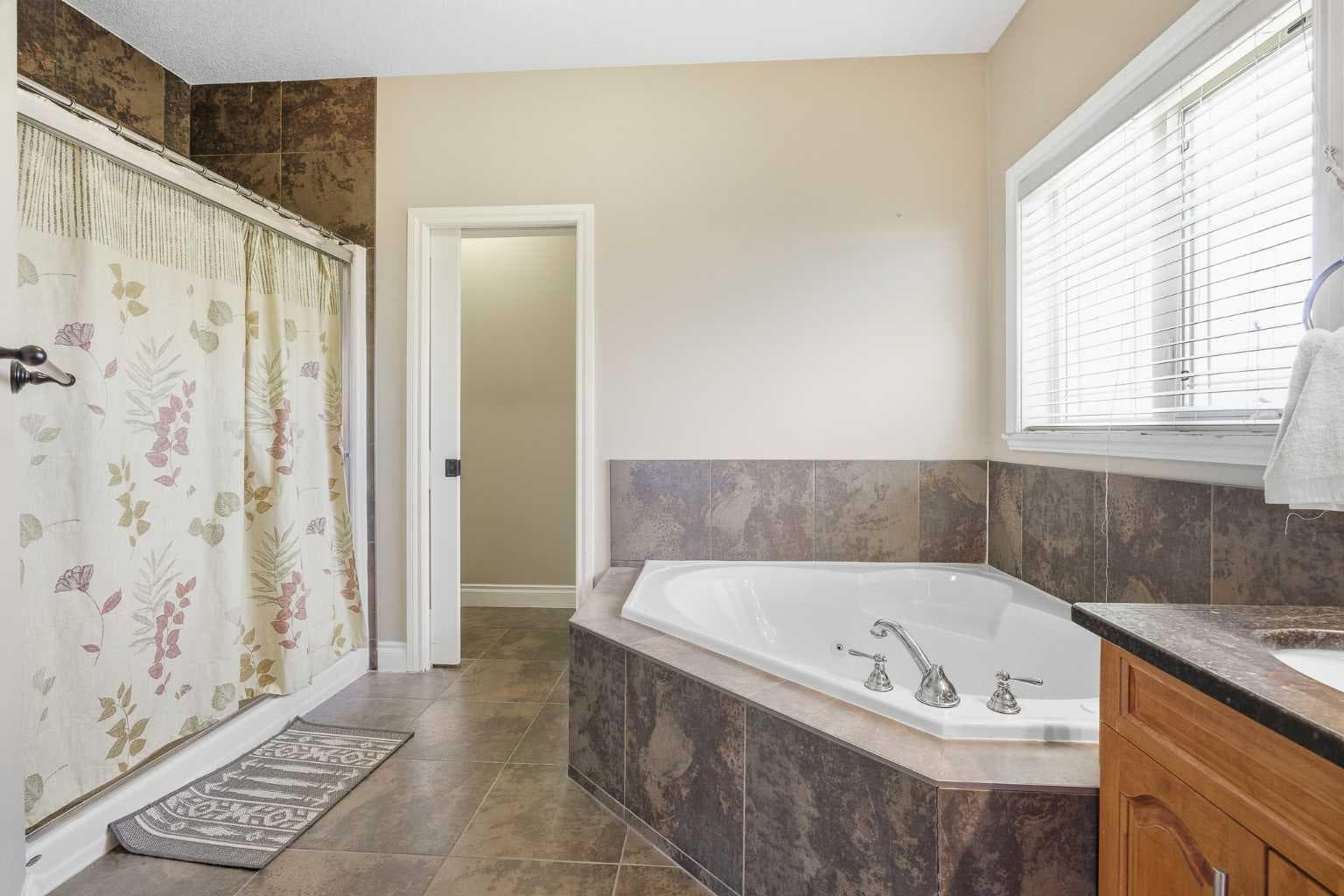 280135 Township Road 242  SE