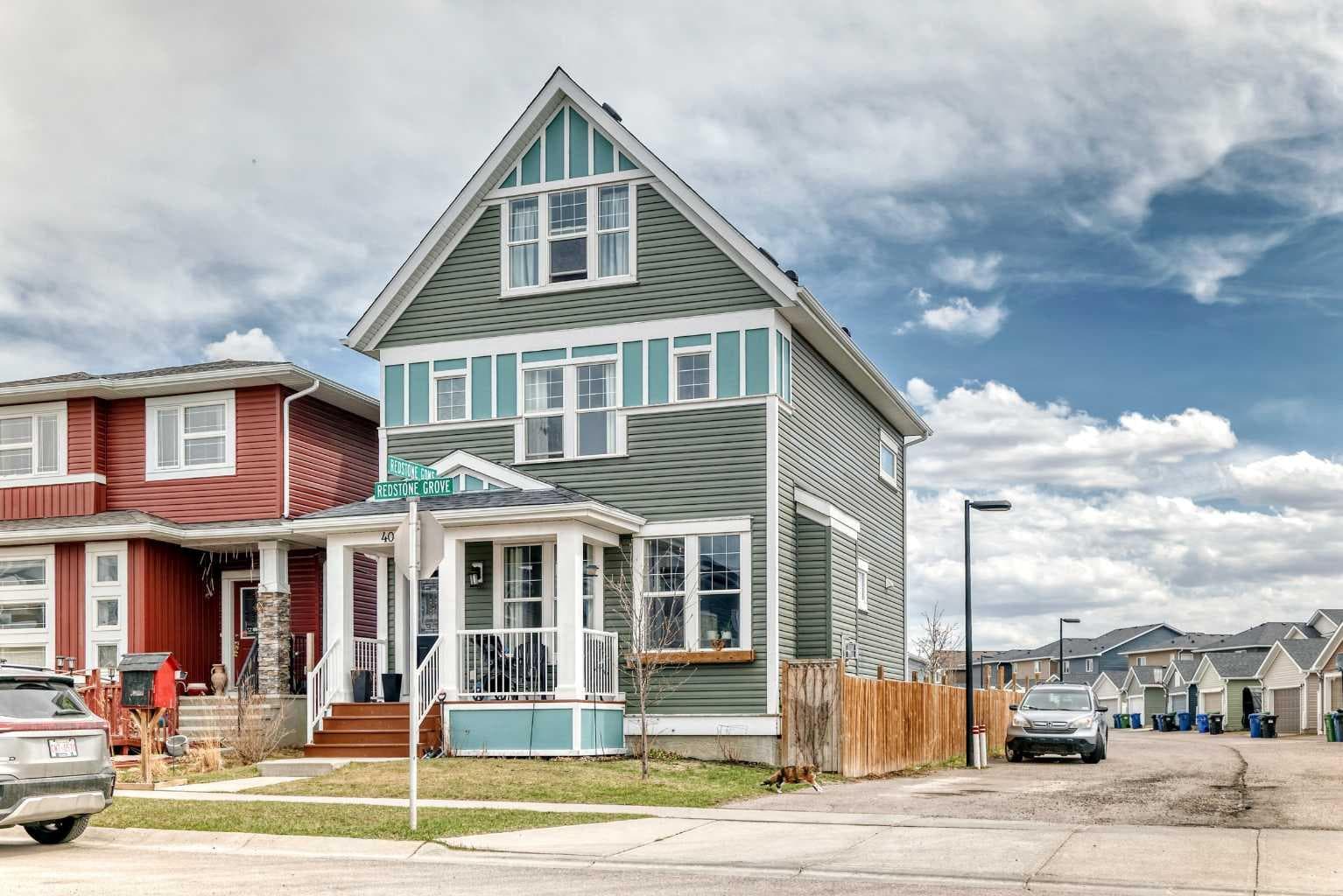 404 Redstone Grove NE