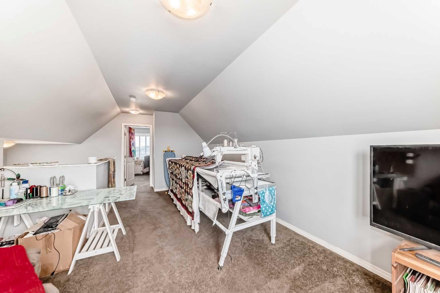 404 Redstone Grove NE