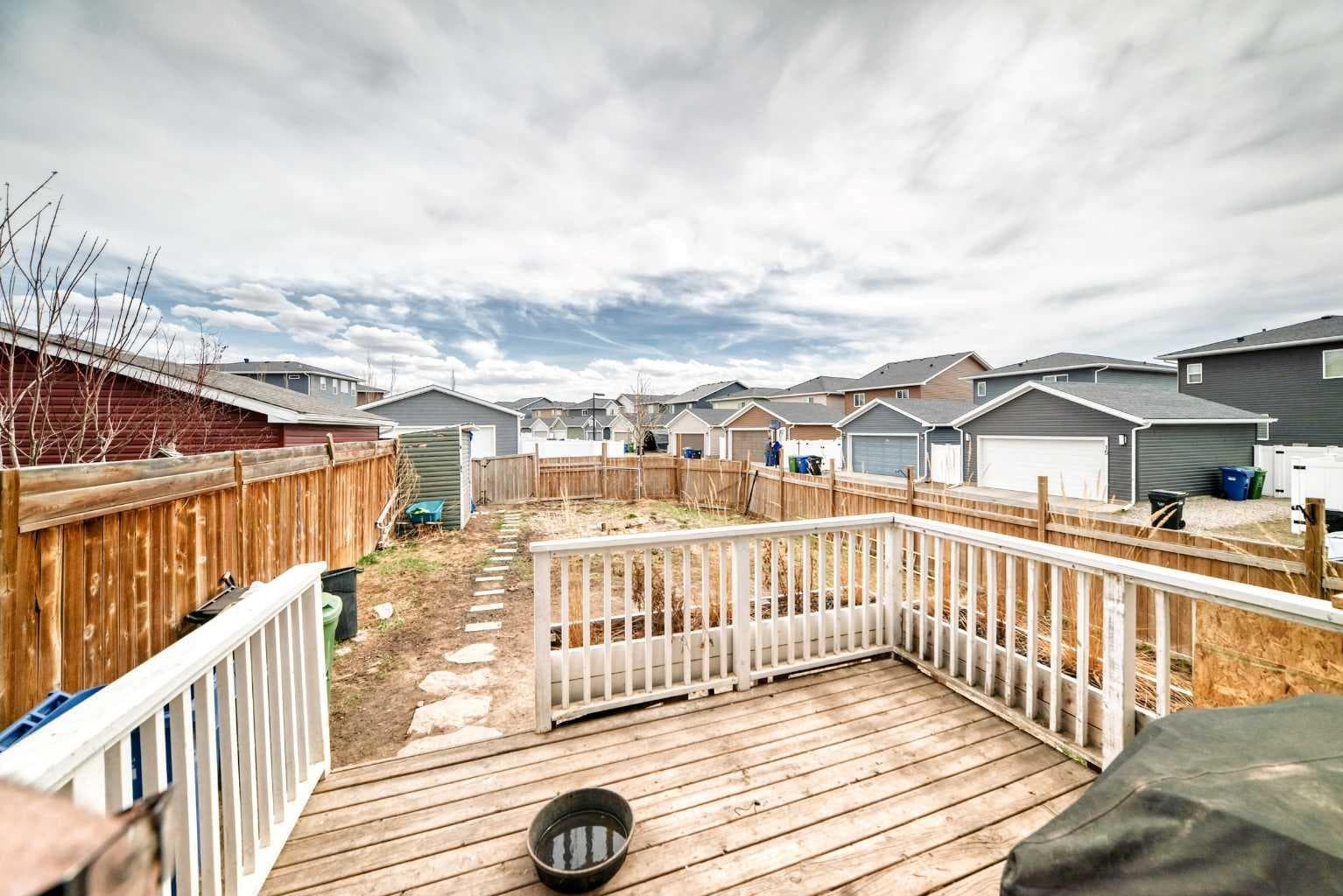 404 Redstone Grove NE