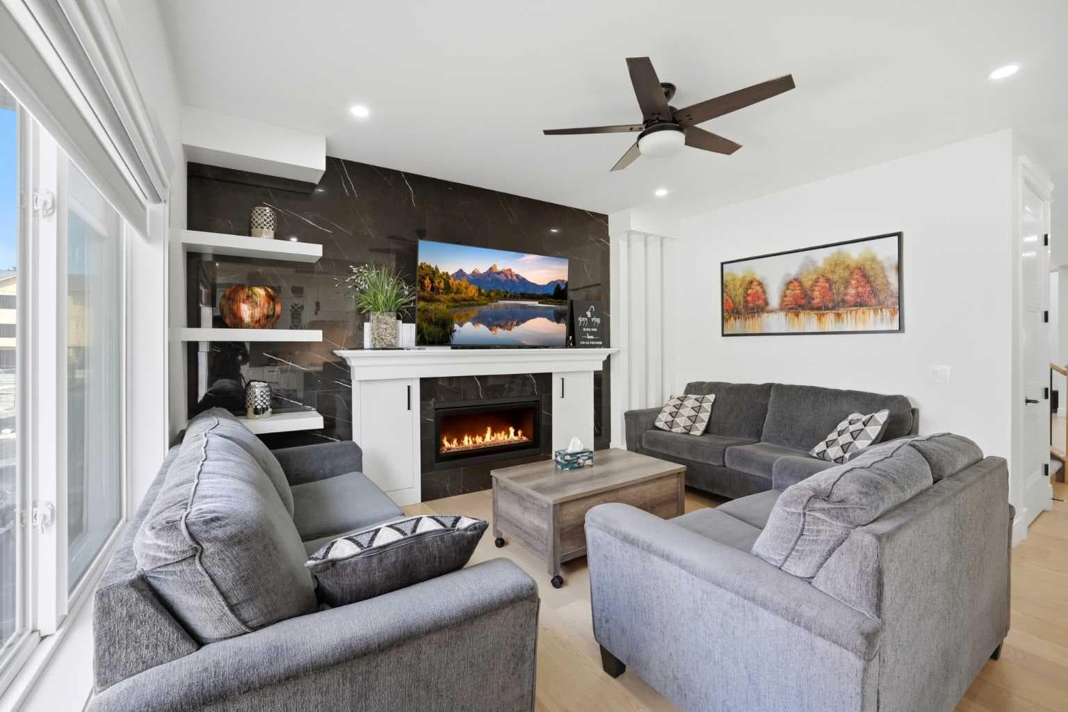 15 Saddlecrest Link NE
