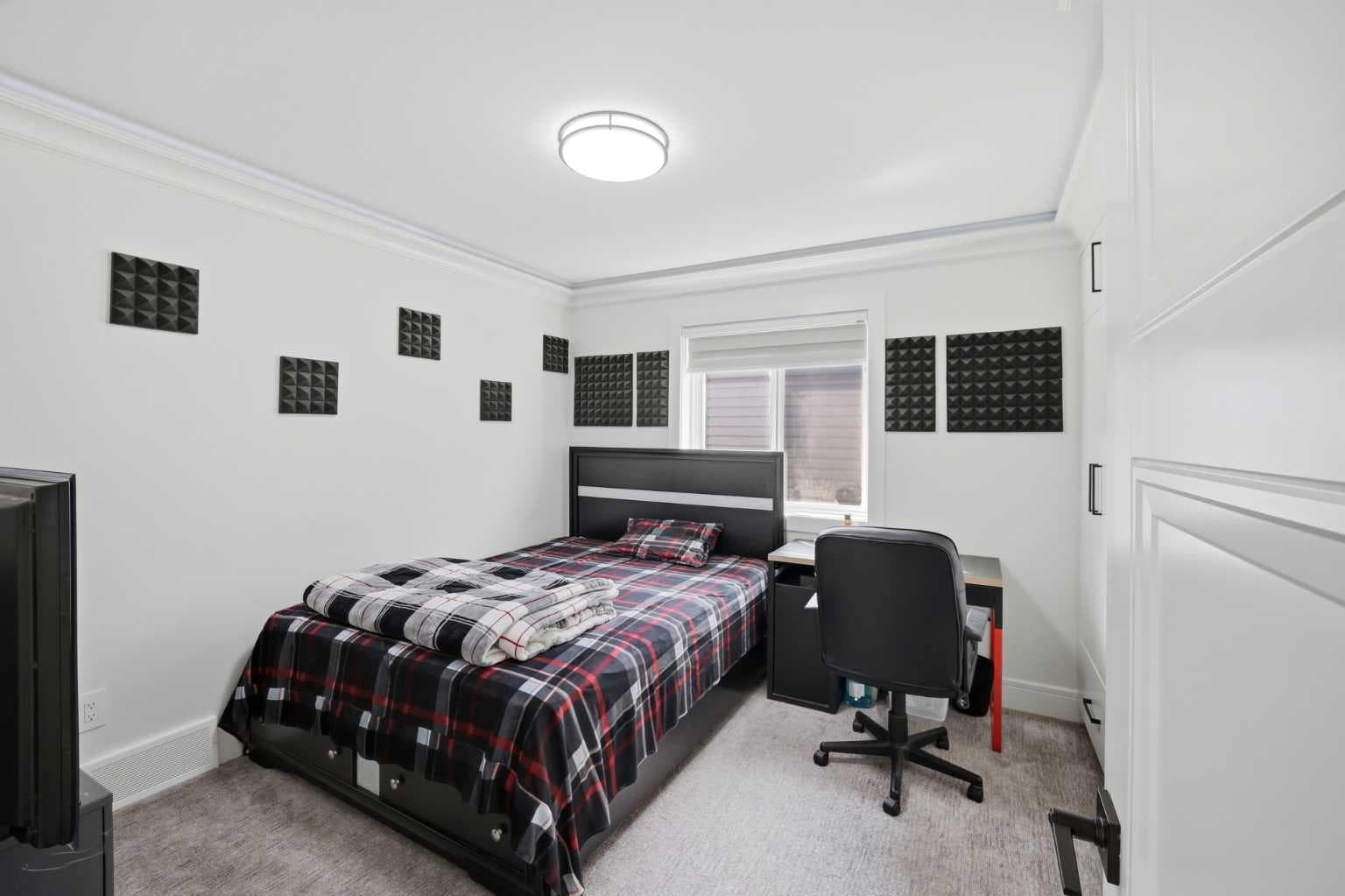 15 Saddlecrest Link NE