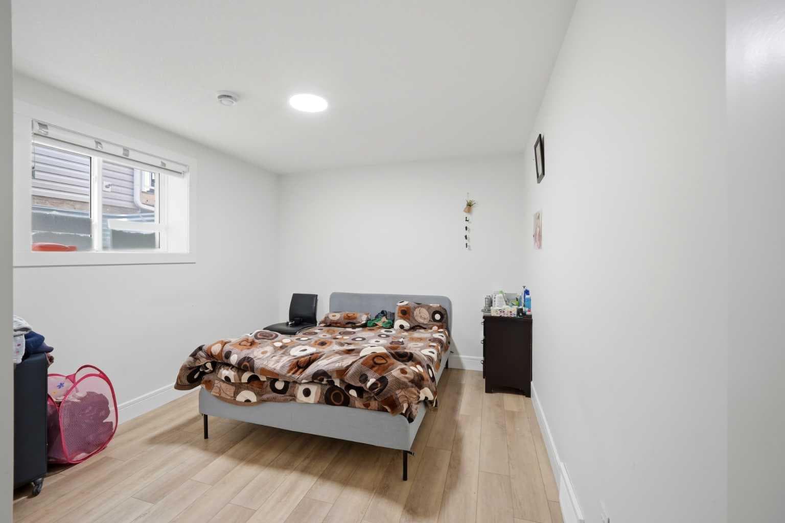 15 Saddlecrest Link NE