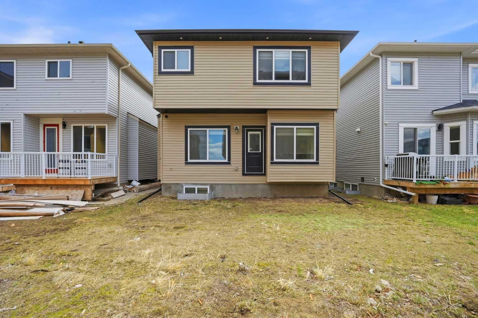 15 Saddlecrest Link NE