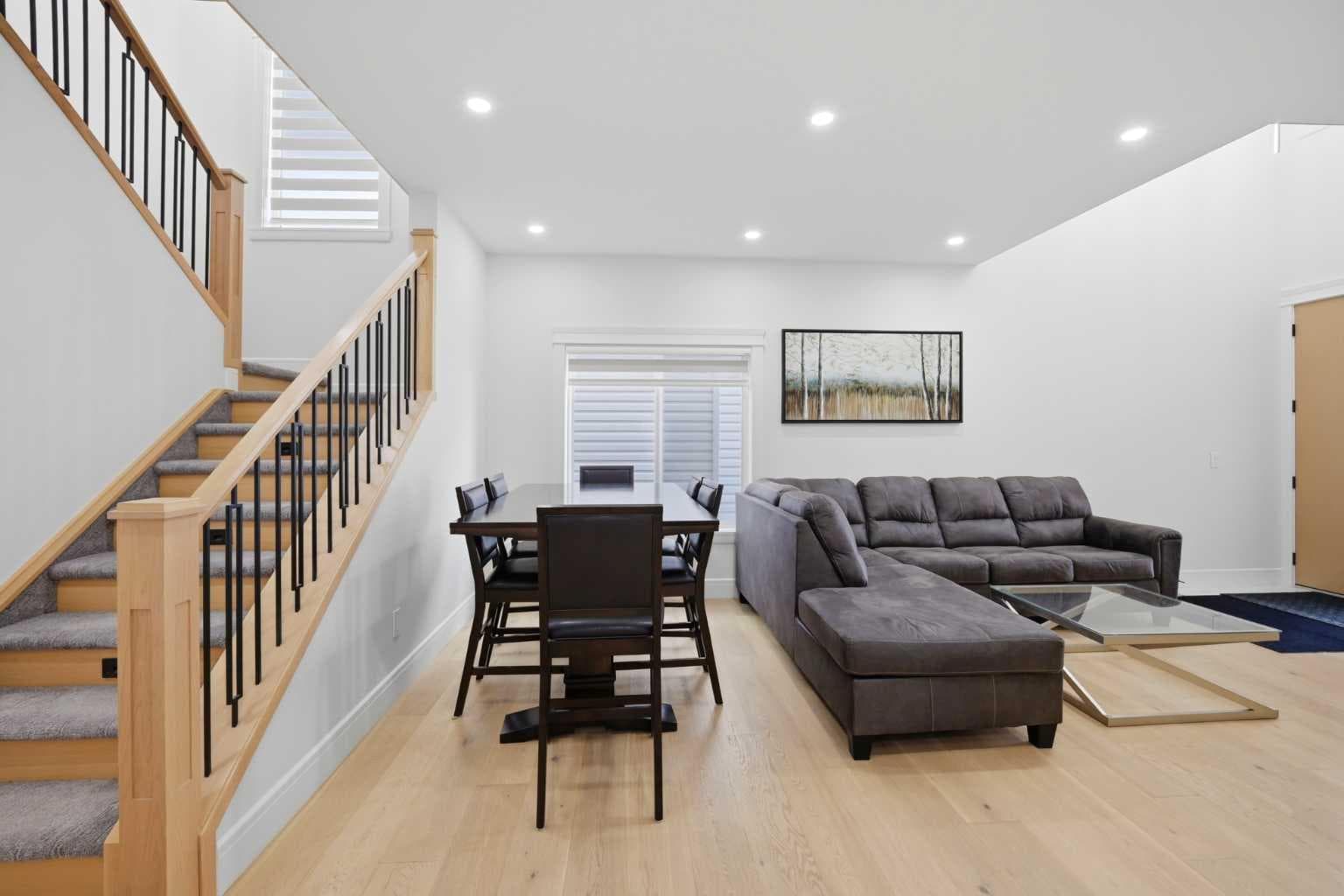 15 Saddlecrest Link NE