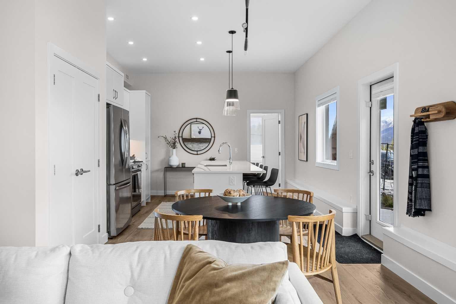 101K, 209 Stewart Creek Rise 