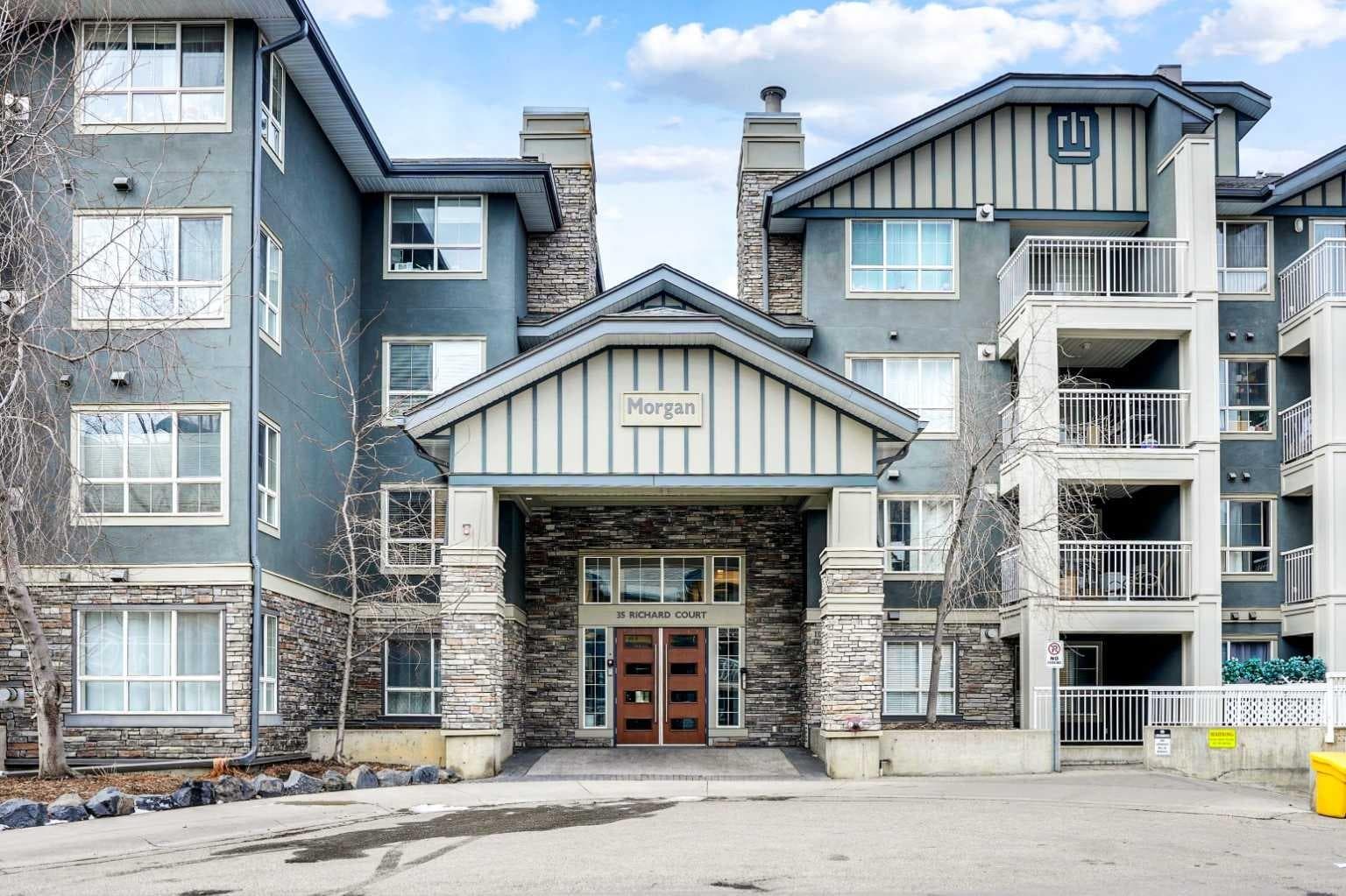 250, 35 Richard Court SW