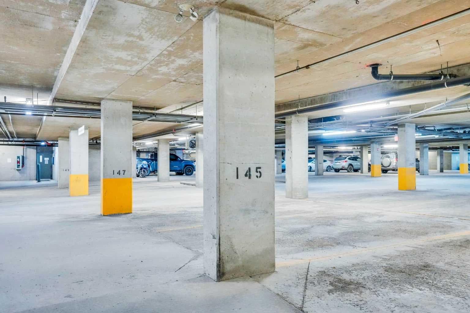 250, 35 Richard Court SW