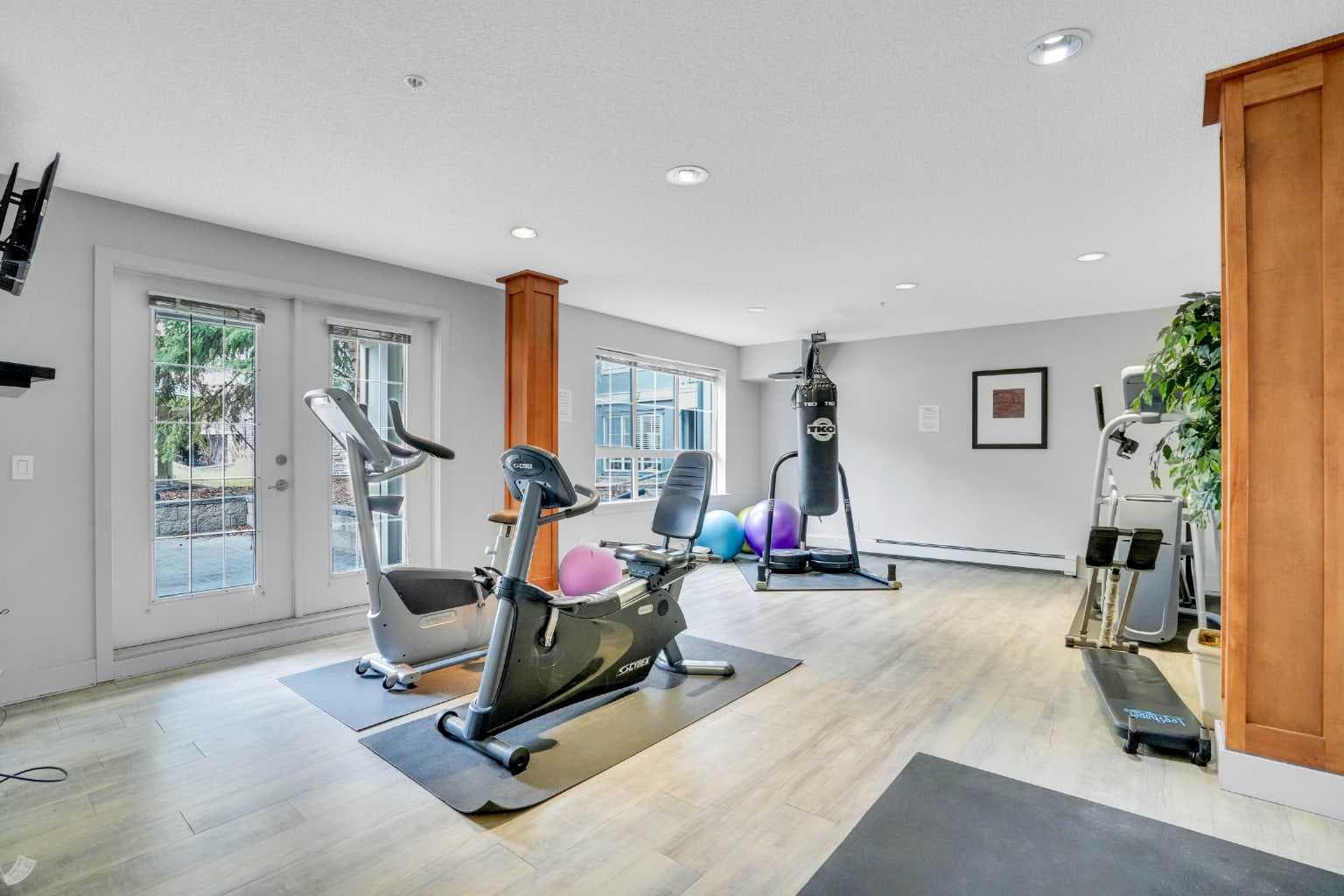 250, 35 Richard Court SW