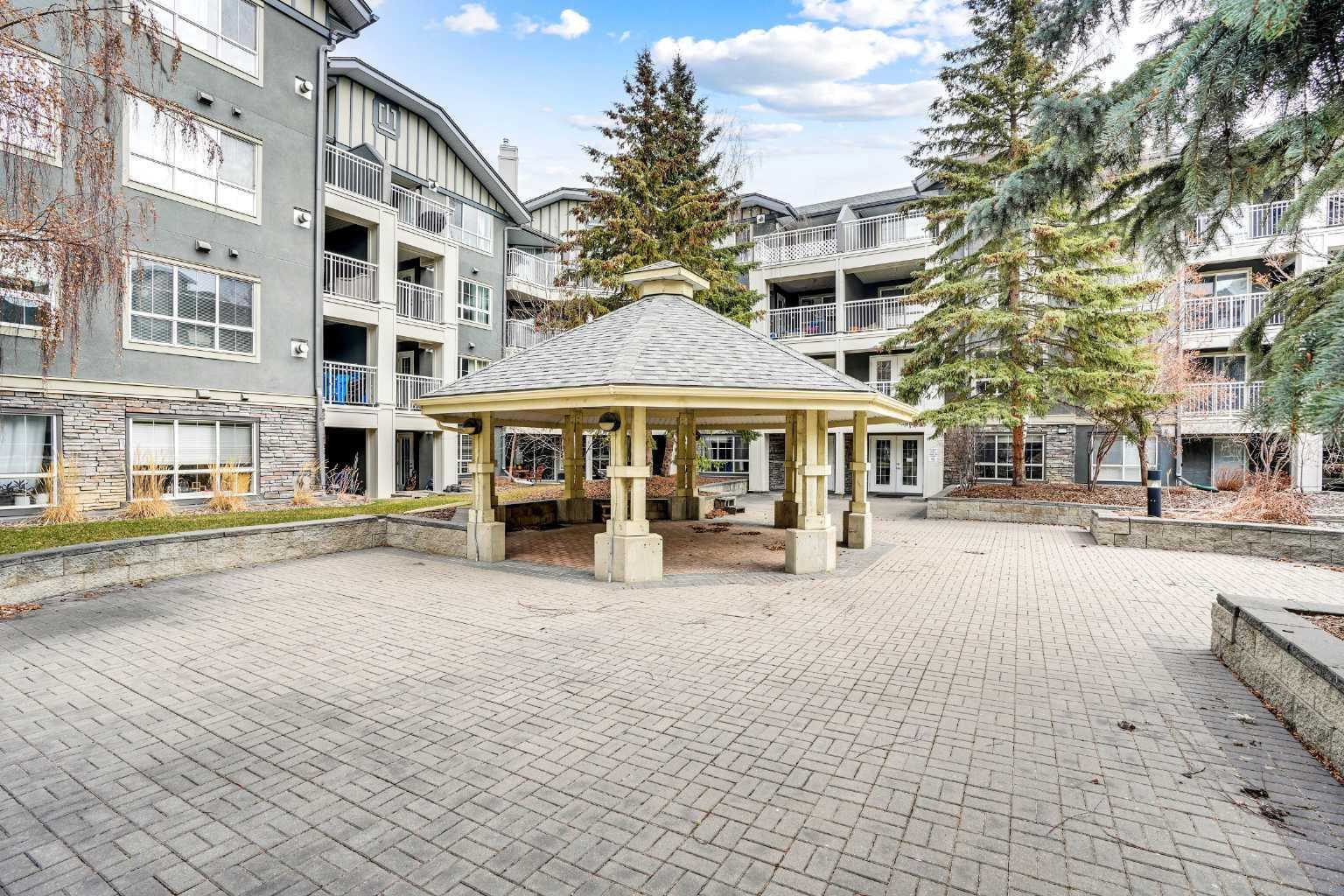 250, 35 Richard Court SW