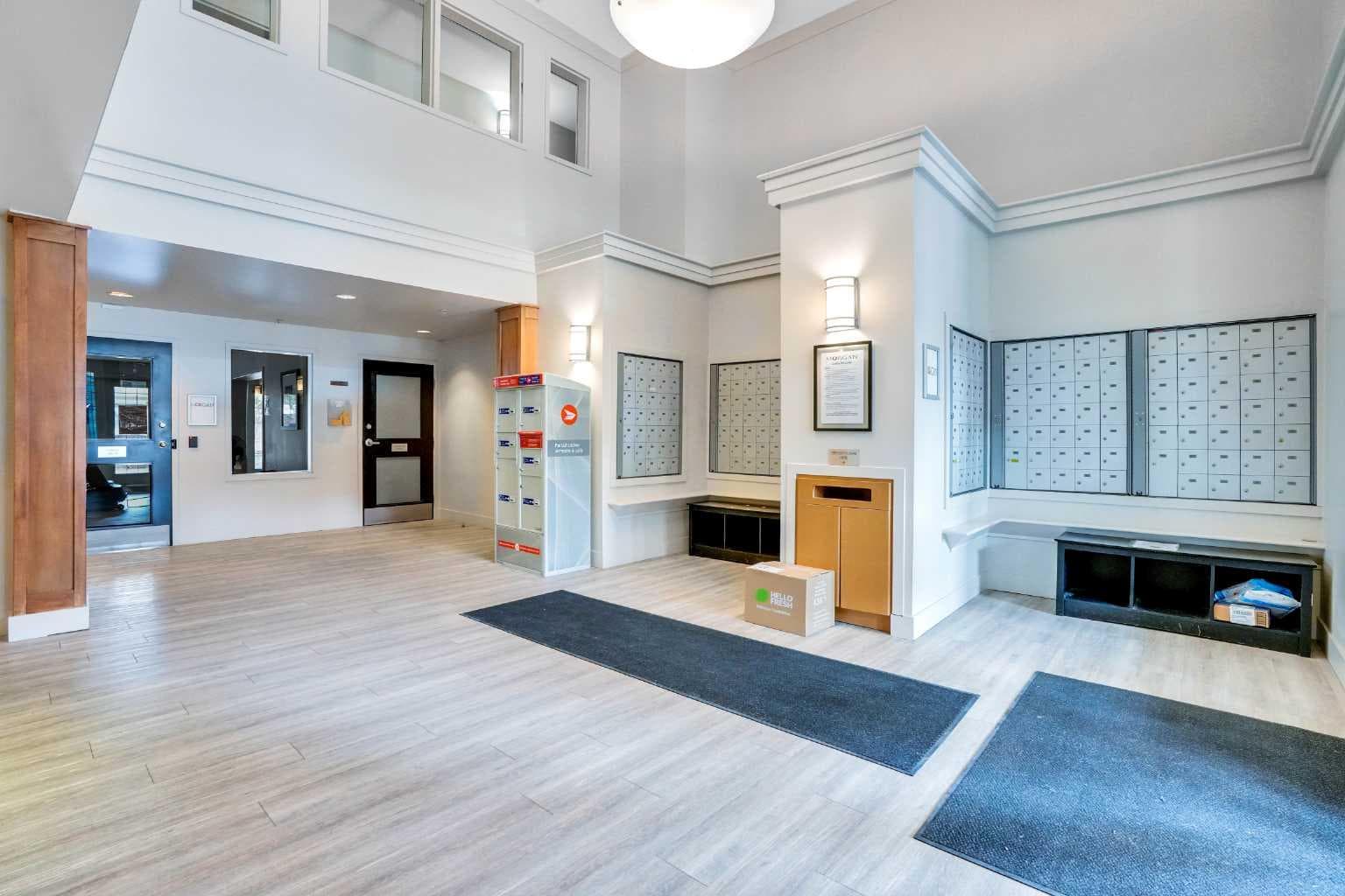 250, 35 Richard Court SW