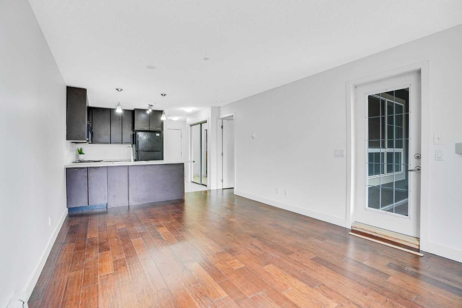 250, 35 Richard Court SW
