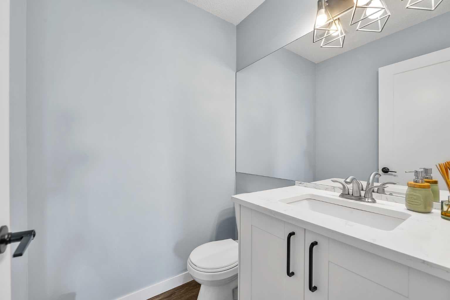 215 Edgevalley Mews 