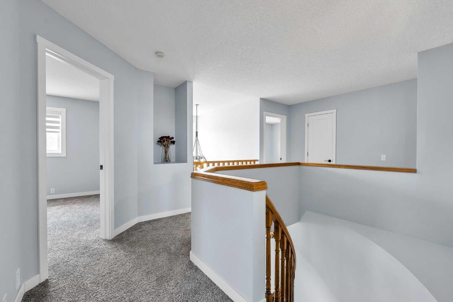 215 Edgevalley Mews 