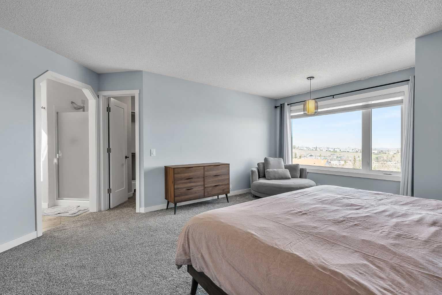 215 Edgevalley Mews 