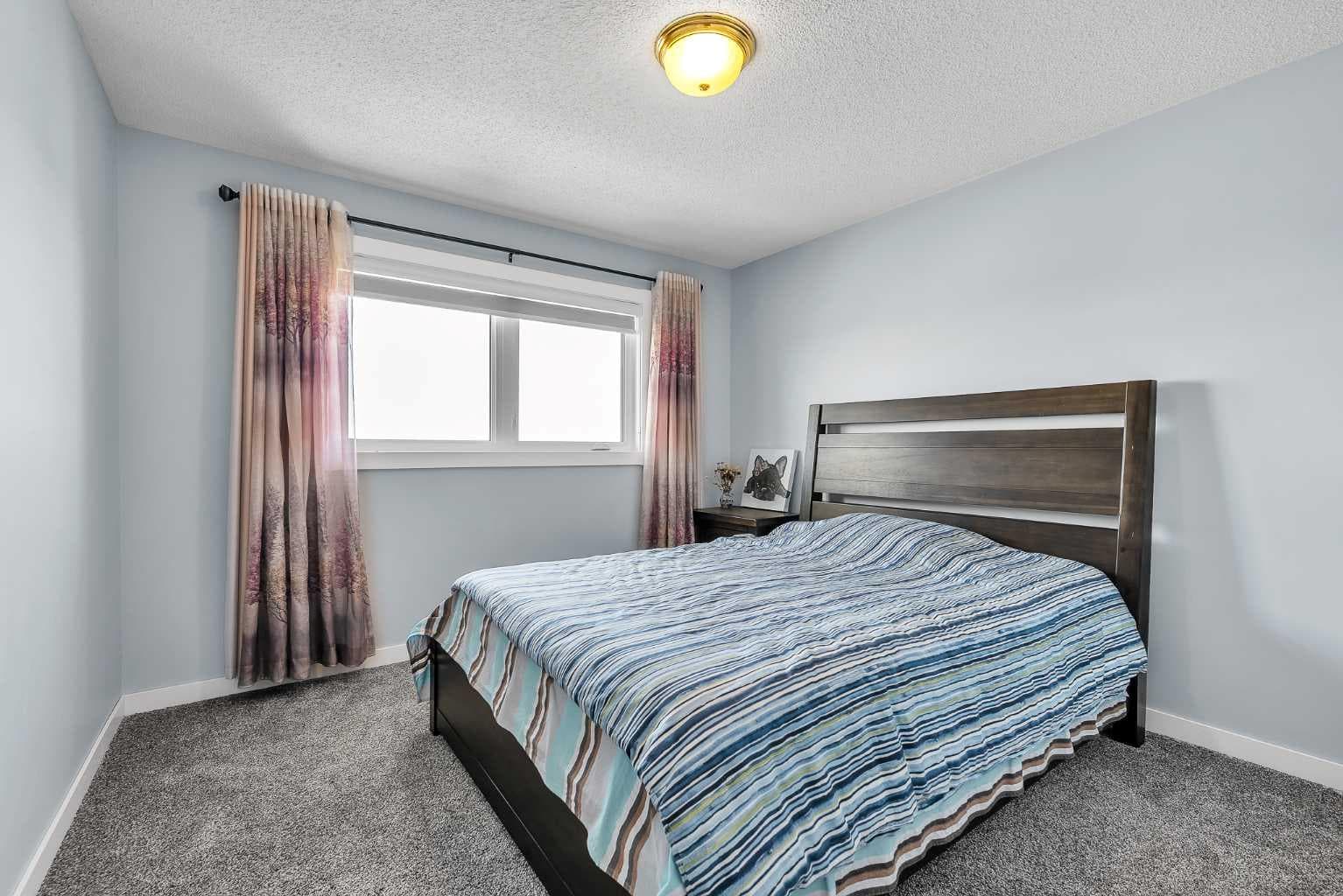 215 Edgevalley Mews 
