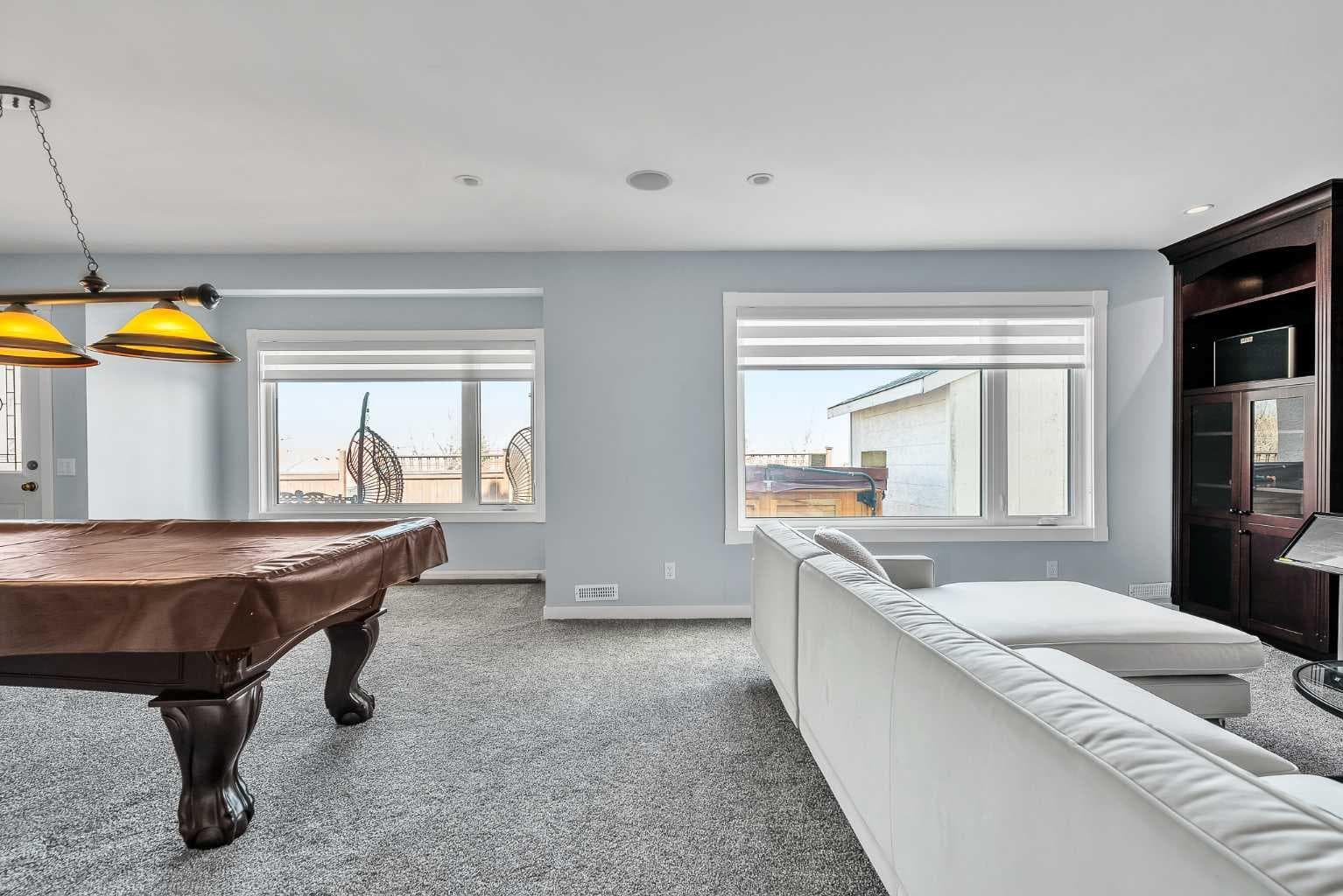 215 Edgevalley Mews 